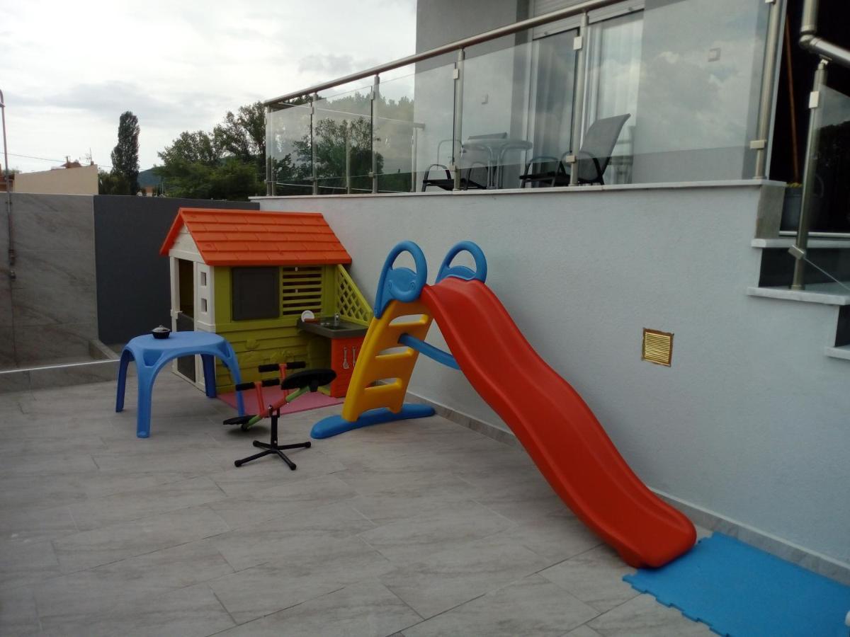 ستافروس Dream Studios المظهر الخارجي الصورة